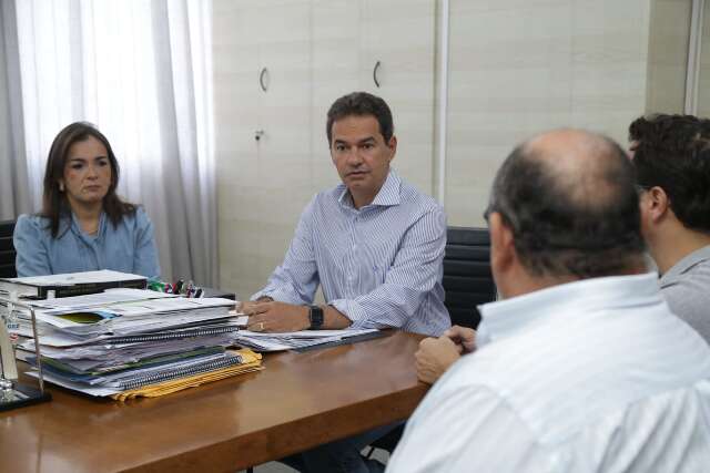 Prefeitura assina conv&ecirc;nio para ajudar financeiramente asilos da Capital 