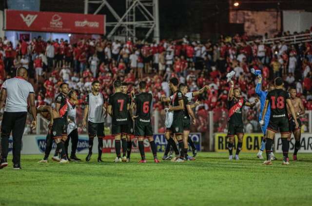 Atl&eacute;tico-GO alcan&ccedil;a empate em 1 a 1 contra o Vila Nova e vai &agrave; final do Goian&atilde;o 