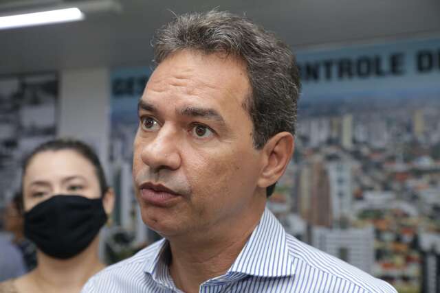 Prefeito diz que empresas e escolas n&atilde;o podem obrigar, mas recomendar a m&aacute;scara