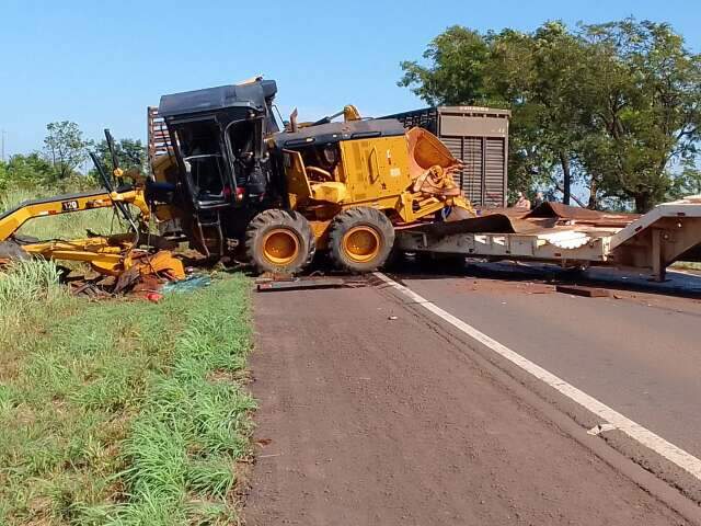 Sobrevivente de acidente entre carretas, caminhoneiro teve a perna amputada 