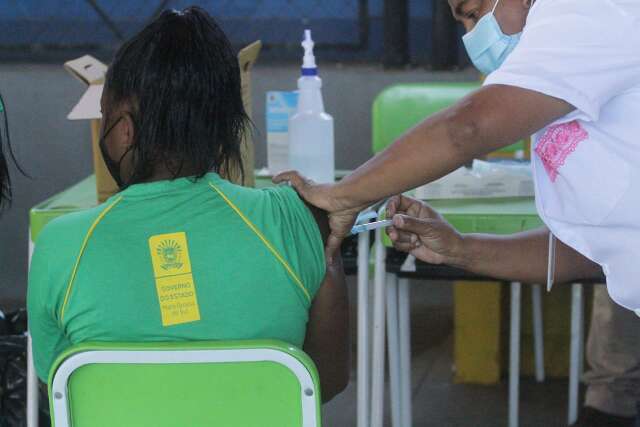 Aplica&ccedil;&atilde;o da primeira dose em adolescentes chega a 90% em Mato Grosso do Sul