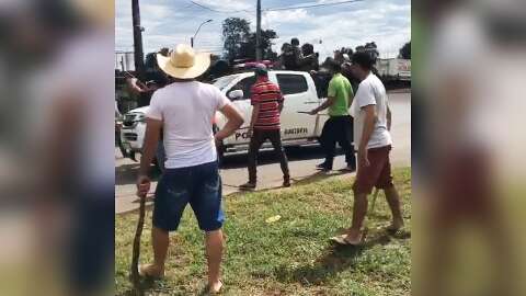 “Clima bastante tenso”, diz brasileiro preso em bloqueio na região do Chaco