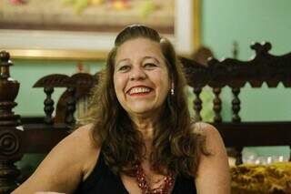 Maria Helena Rolim Oliveira é a atual responsável pela residência. (Foto: Paulo Francis)