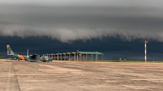 Flagrante da nuvem prateleira registrado no Aeroporto Internacional de Campo Grande. (Foto: Carter Tribianne)