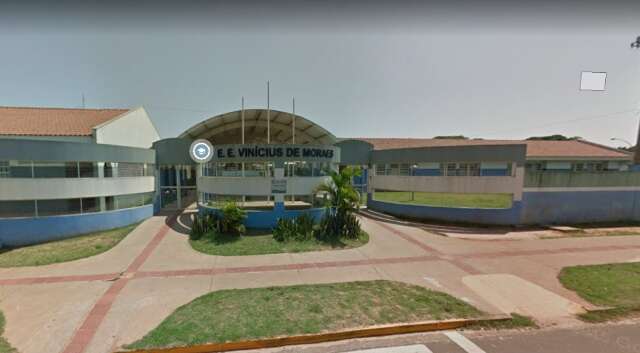 Tr&ecirc;s s&atilde;o presos ap&oacute;s roubarem mais de 30 metros de fio de cobre em escola