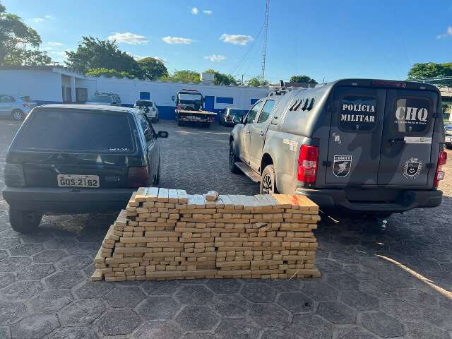 Quarteto &eacute; preso pelo Choque com carga de maconha avaliada em meio milh&atilde;o 