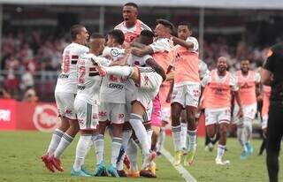 Tricolor impôs ritmo com garotos da base e dominou clássico (Foto: Rubens Chiri / saopaulofc)