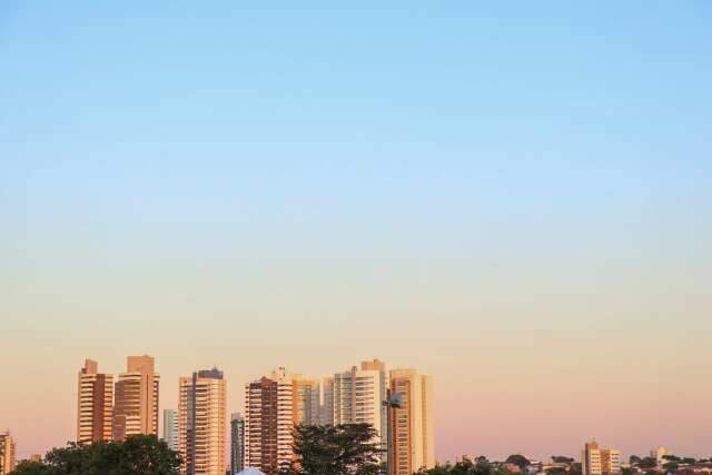 Dia amanhece garoando e previsão é de chuva na maioria das cidades do  Estado - Meio Ambiente - Campo Grande News