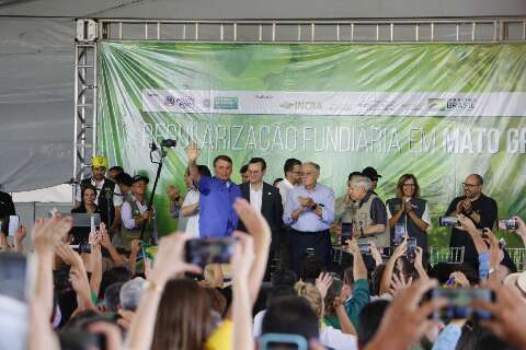Ministro cita “susto” de Bolsonaro e anuncia 100% de escolas rurais com internet