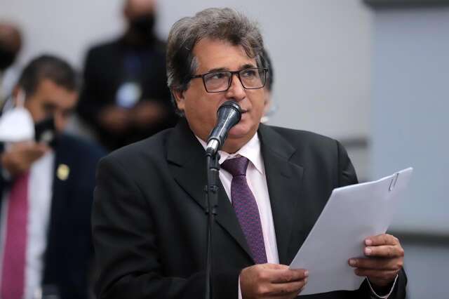 Ademir Santana deixa C&acirc;mara e faz mist&eacute;rio sobre cargo do governo