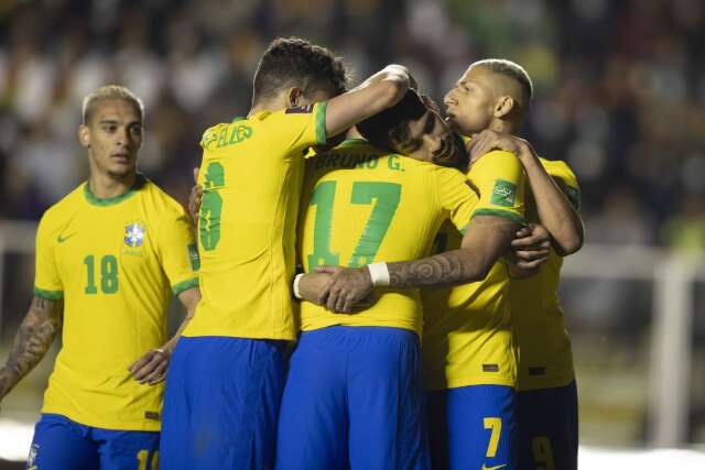 Sele&ccedil;&atilde;o brasileira &quot;atropela&quot; a Bol&iacute;via com goleada de 4 a 0 em La Paz