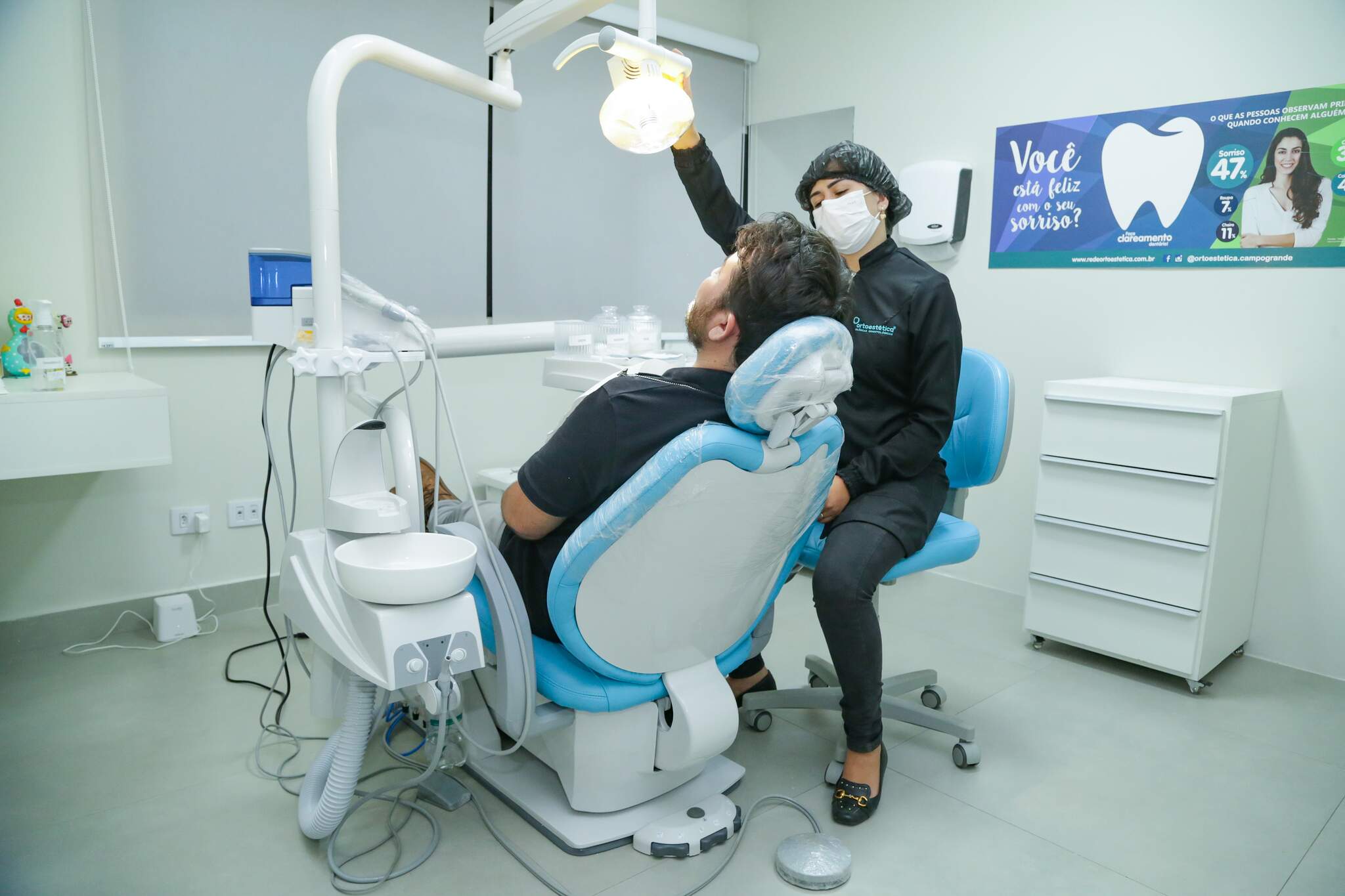 Dentista louco Jogo divertido : Tratar pacientes em uma clínica de um  dentista louco ! jogo divertido para as crianças