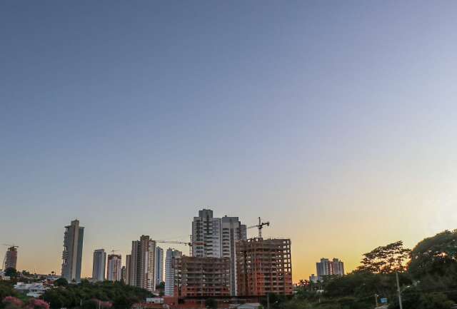 Dia amanhece garoando e previsão é de chuva na maioria das cidades do  Estado - Meio Ambiente - Campo Grande News