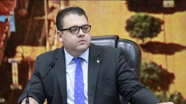 TJ derruba liminar e mant&eacute;m reajuste salarial do prefeito e servidores 