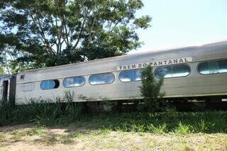 Trem do Pantanal fica a poucos metros do restaurante. (Foto: Paulo Francis)