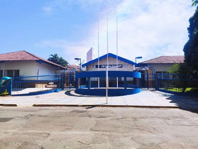 Escolas municipais ter&atilde;o aulas com hor&aacute;rio especial por conta de greve 