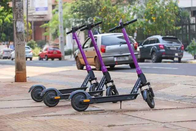 Maioria concorda com capacete obrigat&oacute;rio para usar bike e patinete el&eacute;trico