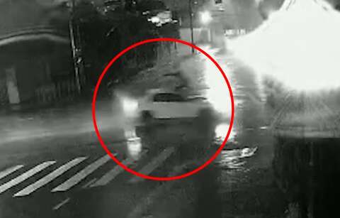 C&acirc;mera mostra momento em que motociclista &eacute; atingida por motorista b&ecirc;bado