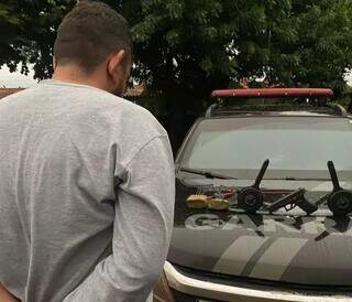 Suspeito de integrar grupos de exterm&iacute;nio &eacute; preso pelo Garras com arma e droga 