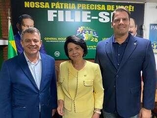 Da esquerda para direita, Beto Figueiró, Aldinéa Fidelix e Capitão Contar. (Foto: Divulgação)