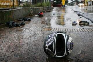 C&acirc;mera mostra momento em que motociclista &eacute; atingida por motorista b&ecirc;bado