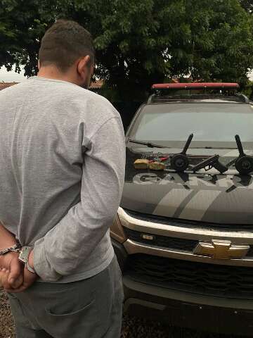 Suspeito de integrar grupos de exterm&iacute;nio &eacute; preso pelo Garras com arma e droga 