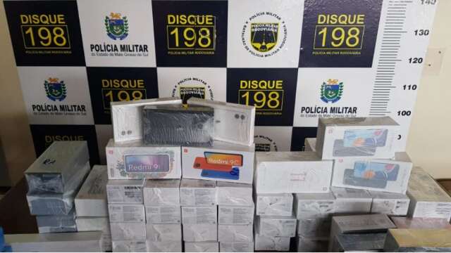 Contrabandista &eacute; preso com R$ 213 mil em celulares e cigarros do Paraguai 