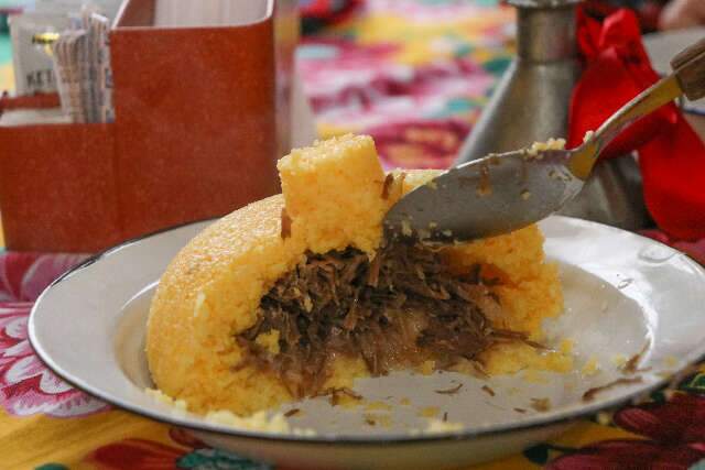 Família traz sabor do nordeste com cuscuz, cartola e tapioca rendada