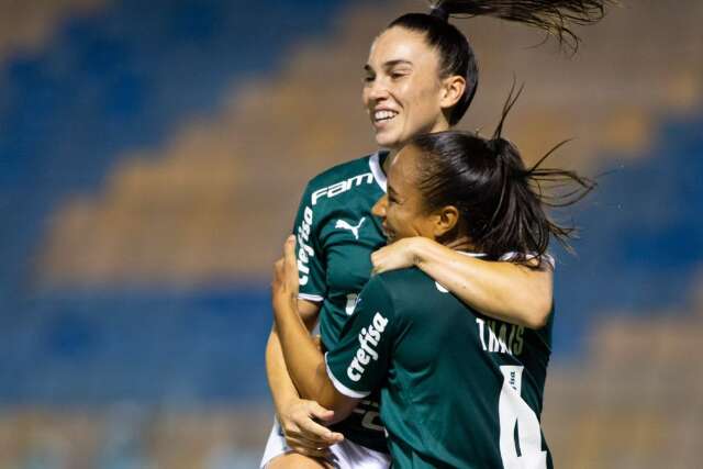 Palmeiras vence Flamengo para assumir lideran&ccedil;a do Brasileiro Feminino