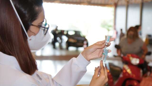 Vacinação contra covid ocorre hoje em unidades de saúde e polo da UFMS