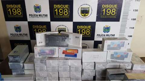 Contrabandista é preso com R$ 213 mil em celulares e cigarros do Paraguai 