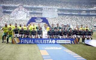 Time campeão pousa para foto após jogo que ganhou de goleada (Foto: Espião Estatístico)