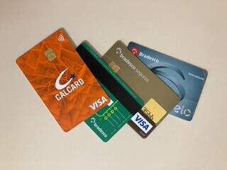 Cartões de crédito são principais vilões dos endividados da Capital. (Foto: Liana Feitosa)