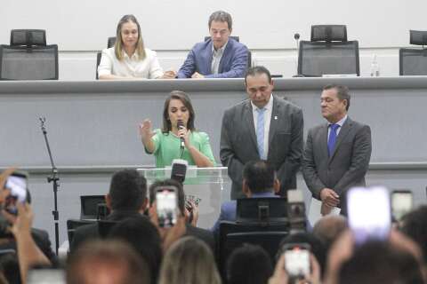Nova prefeita de Campo Grande assume e diz que vai manter líderes e secretariado