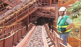 Funcionário da Vale S.A. em mineradora de Corumbá. (Foto: Divulgação/Governo MS)