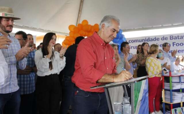 Governador d&aacute; incentivos para reativa&ccedil;&atilde;o de frigor&iacute;fico em Bataypor&atilde;
