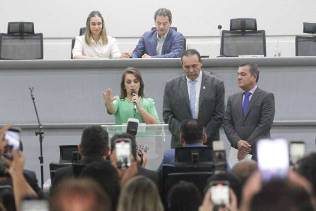 Nova prefeita de Campo Grande assume e diz que vai manter l&iacute;deres e secretariado