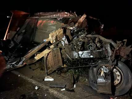Identificado motorista morto em acidente que deixou caminhão-baú destruído 