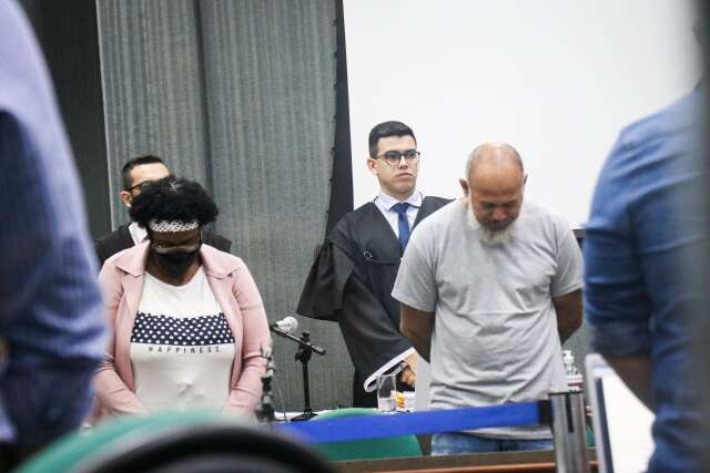 Cleber e esposa encaram j&uacute;ri por matar e esconder corpo para ficar com casa