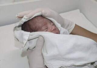 Recém-nascido é acolhido na Santa Casa de Campo Grande. (Foto: Arquivo)