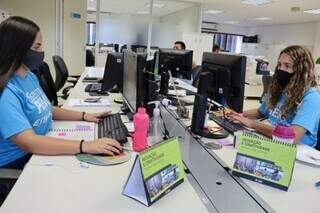 Estudantes durante estágio no próprio instituto (Foto: Divulgação)