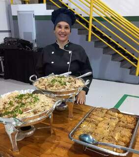 Chef Cyntia Souza e pratos de bacalhau. (Foto: Arquivo Pessoal)