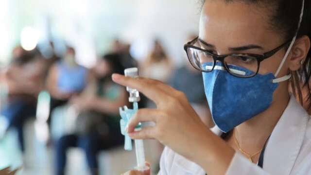 Capital libera vacina da gripe para todos os trabalhadores da saúde