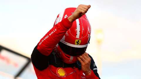 Leclerc supera Verstappen e larga na frente no GP da Austrália