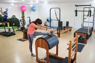 Venha praticar Pilates com os melhores professores e fisioterapeutas.