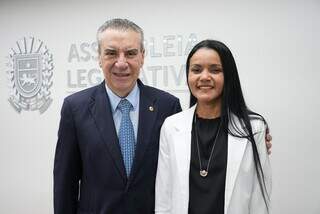 Doriane ao lado do presidente da Assembleia, Paulo Corrêa. (Foto: Cyro Clemente)