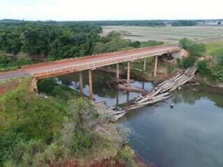 Ponte sobre o Rio Santo Antônio, em Guia Lopes da Laguna, projetada pela família. (Foto: Arquivo Pessoal)