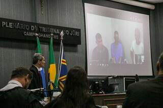 Trio acompanhou júri por videoconferência (Foto: Henrique Kawaminami)