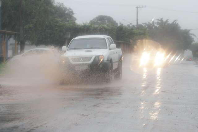 Em dia de temporal, Bairro Santa Luzia j&aacute; registrou 63,2 mil&iacute;metros de chuva