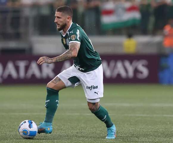 Veiga e Navarro brilham e Palmeiras goleia na Copa Libertadores